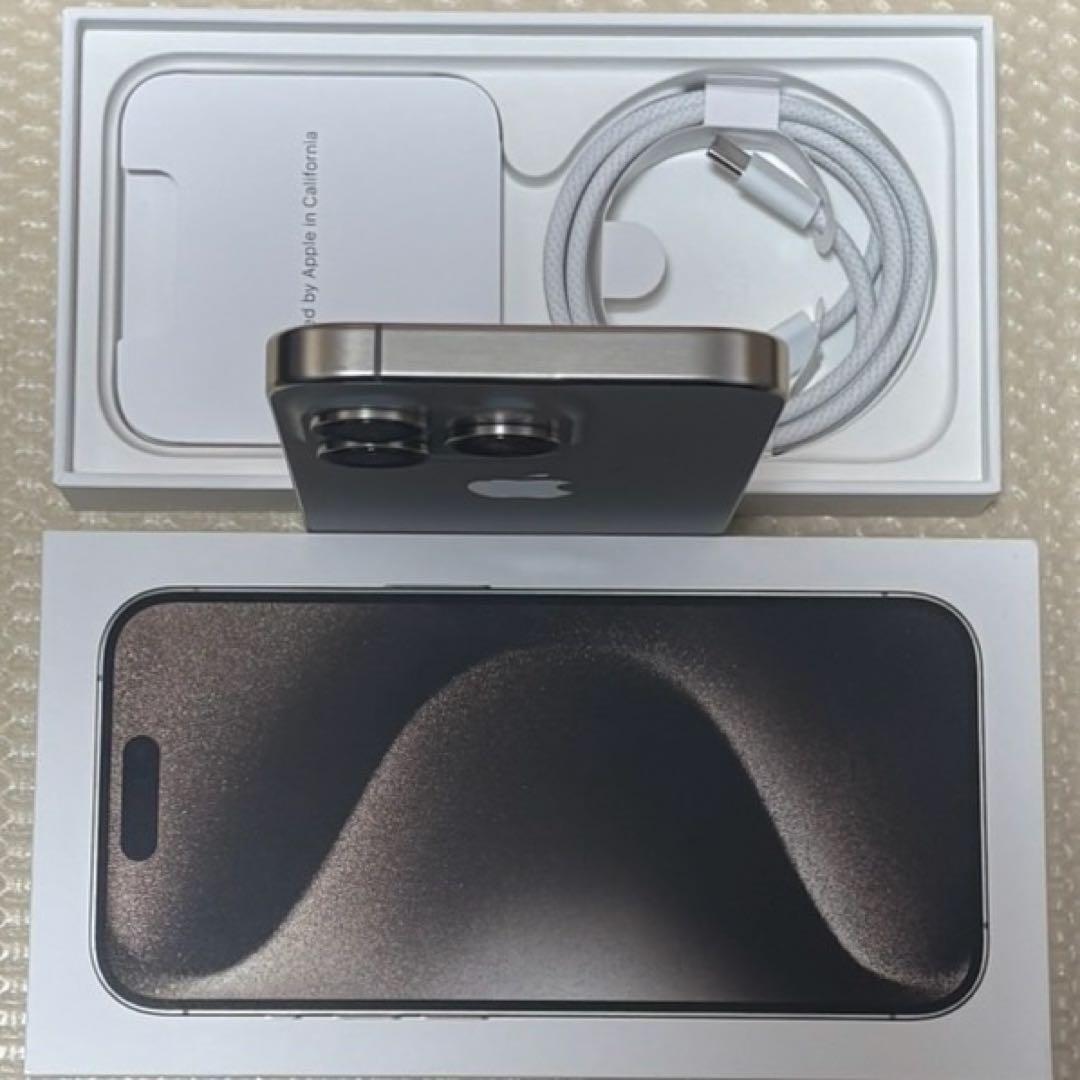 極美品！ iPhone15Pro 128GB SIMフリー 本体 シルバー系