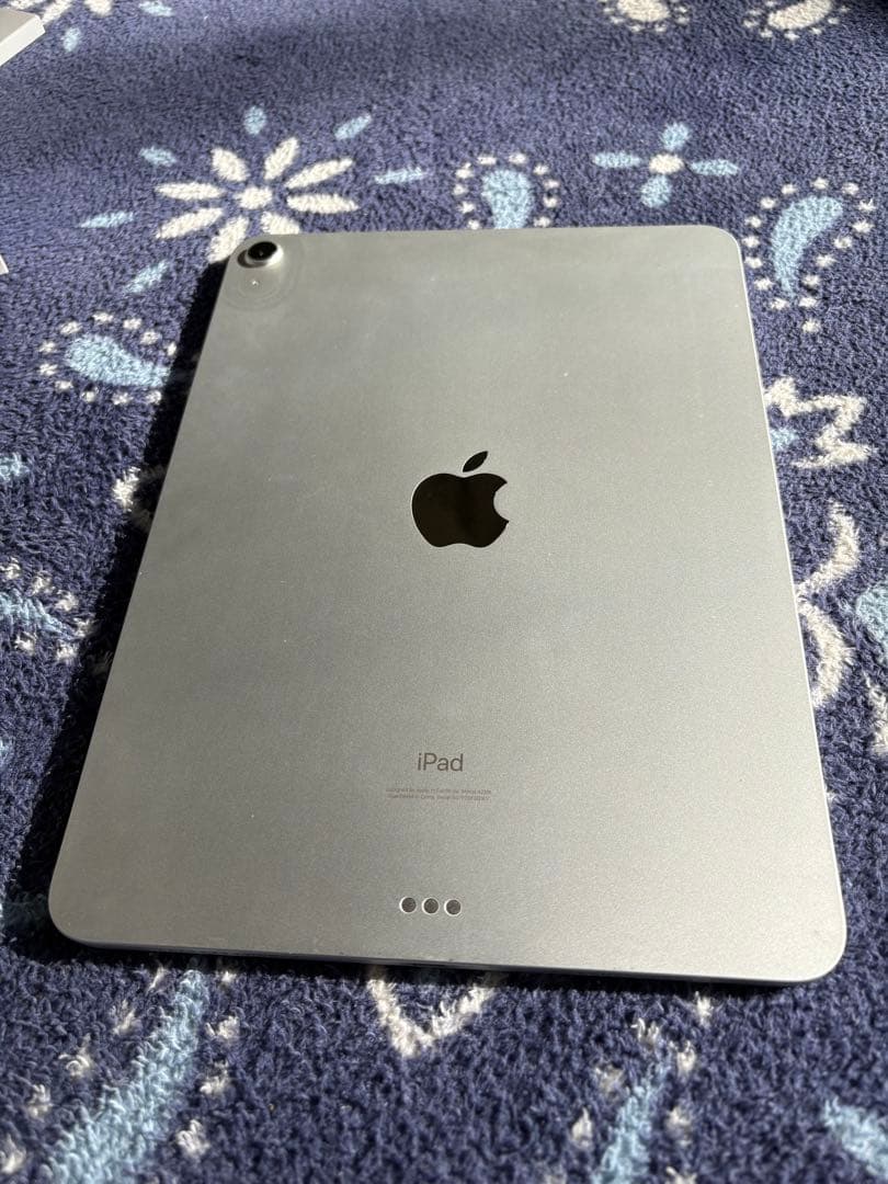 iPad Air (第4世代) 256GB シルバー+ケース、画面フィルム付き