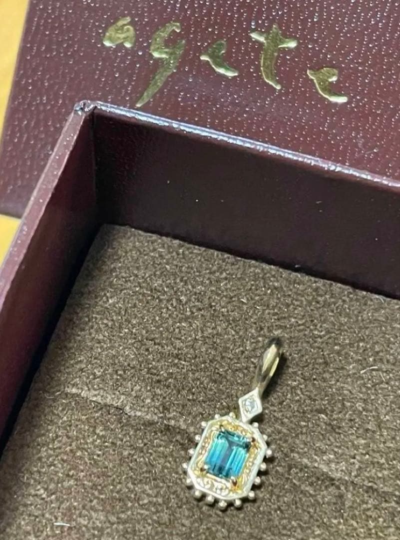 【新品】 アガット K10 バイカラーサファイアチャーム / agete