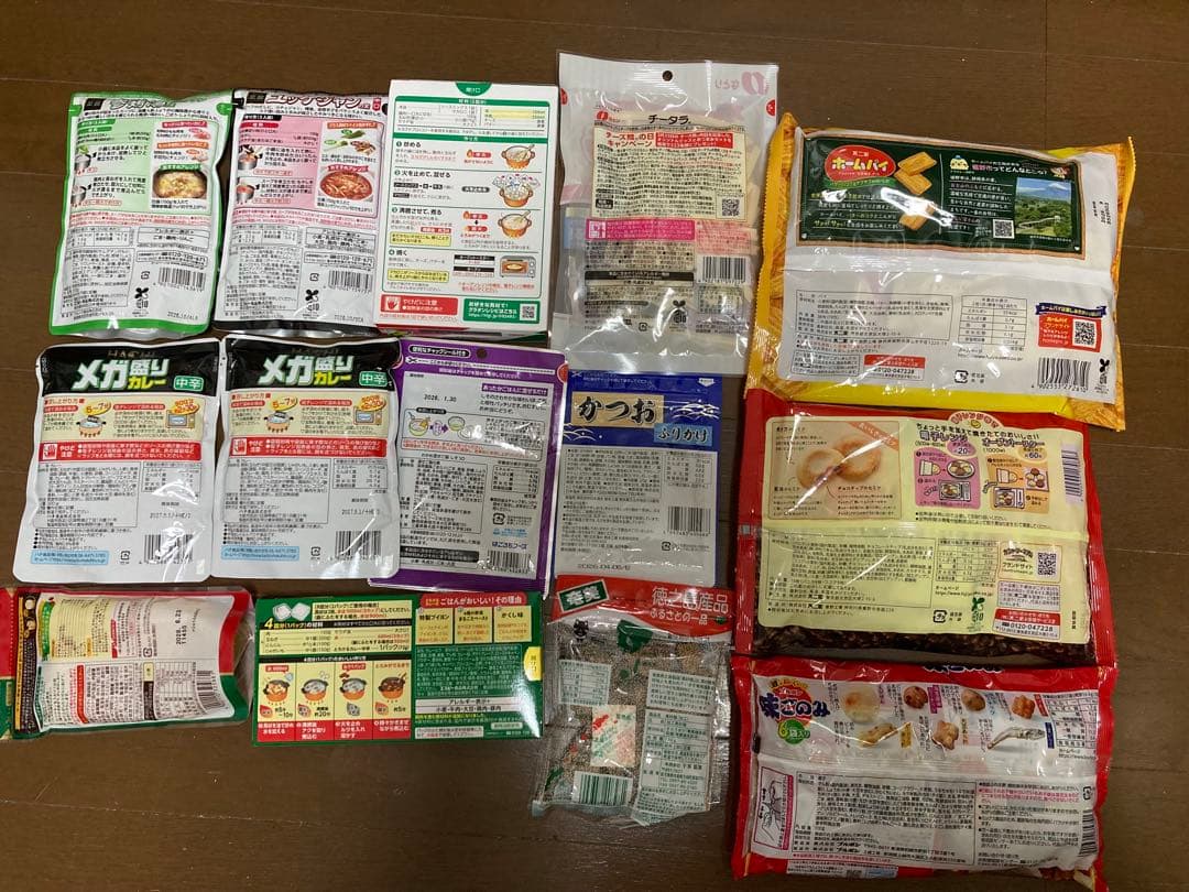 カップ麺、食料品、レモンサワー、お菓子　 詰め合わせ　写真❶+❷
