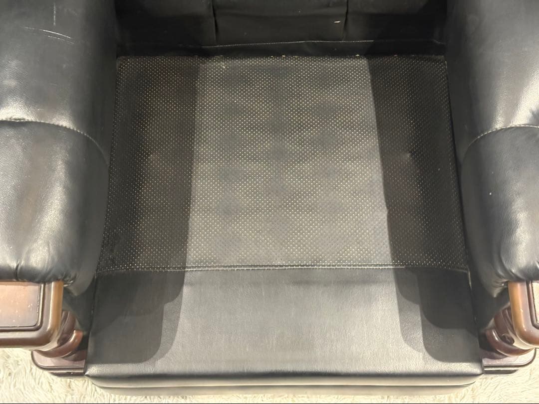 ①karimoku カリモク　レザーソファ　本革　リベット打ち　アンティーク　G