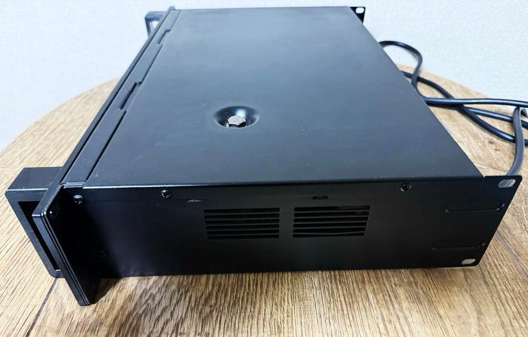 CLASSIC PRO CPX4100 4チャンネルパワーアンプ