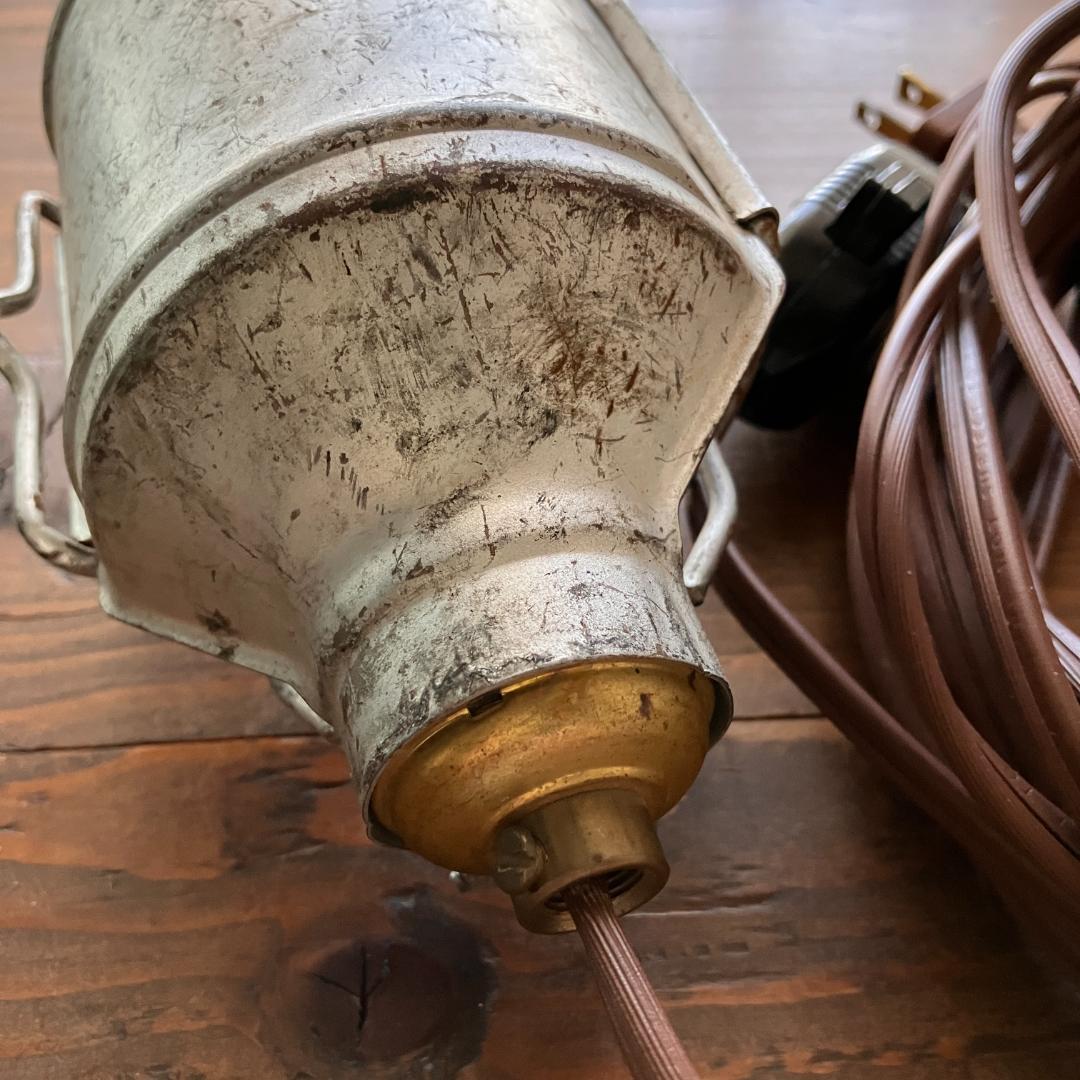 USAインダストリアルランプ／アメリカ／作業灯／vintage／Leviton