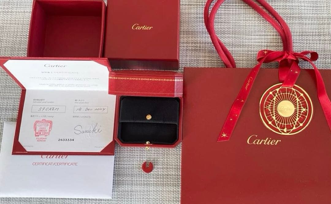 Love single stud earring イエローゴールド　ピアス