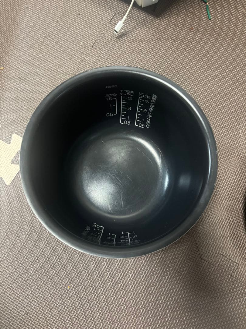 象印マホービン 炊飯器 5.5合 ホワイト NW-VK10-25年製