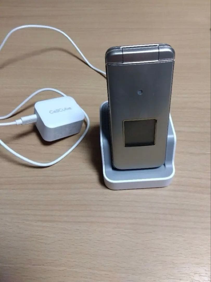 かんたんケータイ KYF41 初期化済み 卓上ホルダー付 au