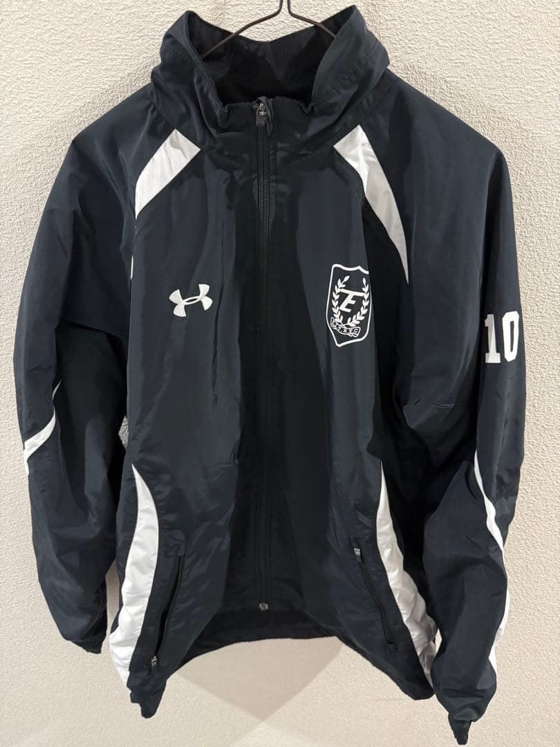 Under Armour ウィンドブレーカーとパンツセット