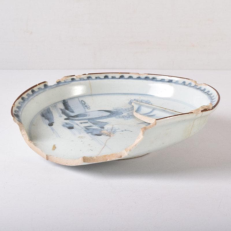 hn　初期伊万里　発掘陶片　参考品　染付山水文皿　M　R8319