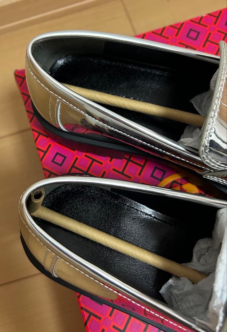 【TORY BURCH】シルバー ローファー 厚底 合成皮革