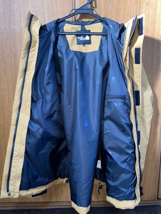 マウンテンパーカー、スキースノーボードウェア