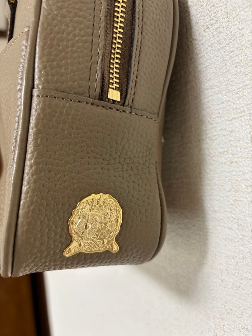 ビジュー付きライトベージュA.D.M.J