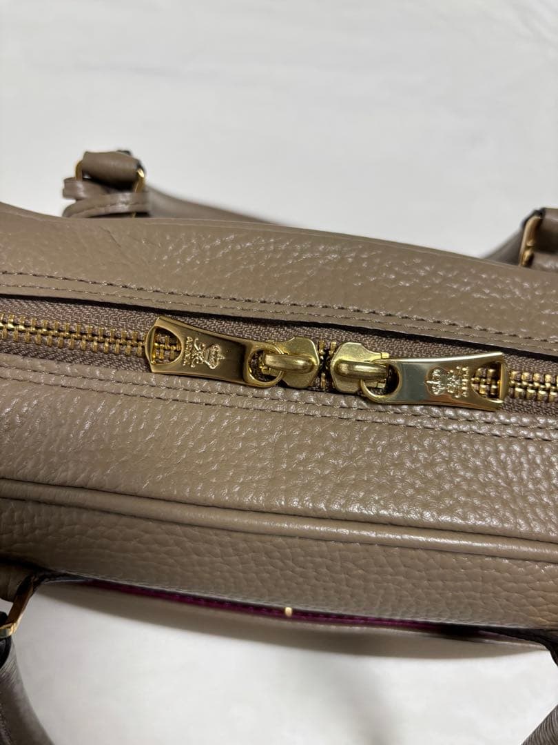 ビジュー付きライトベージュA.D.M.J