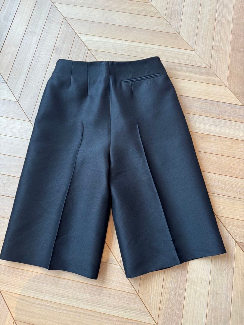 THE ROW ブラック ハーフパンツ