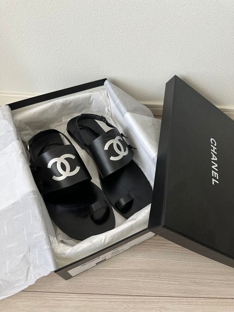 CHANEL ブラック ロゴ サンダル