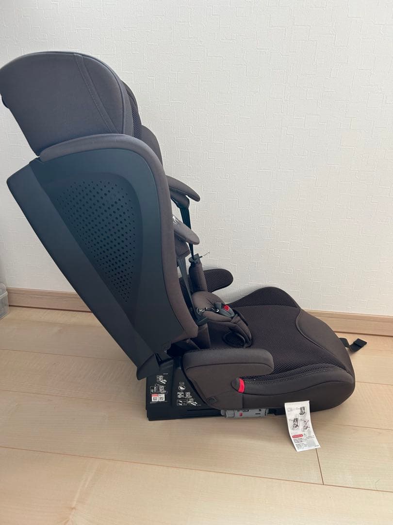 エールべべ　パレットグランス　ISOFIX ジュニアシート