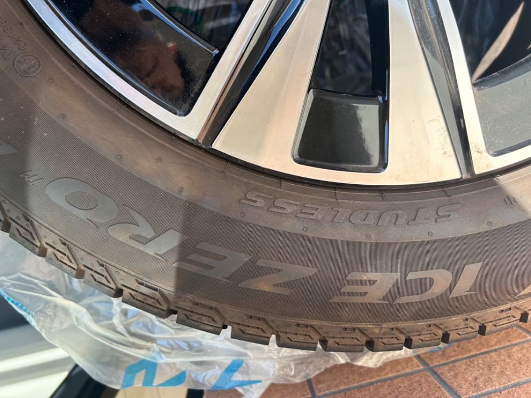 メルセデス・ベンツ　Ｗ206　Ｃクラス純正ホイール　スタッドレス