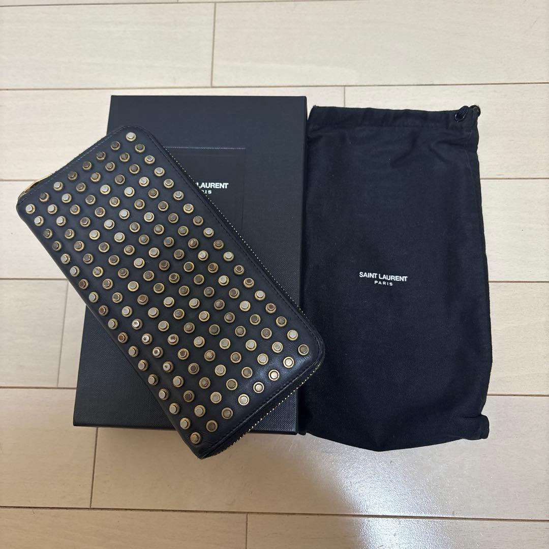 さしゃSAINT LAURENT スタッズ 長財布