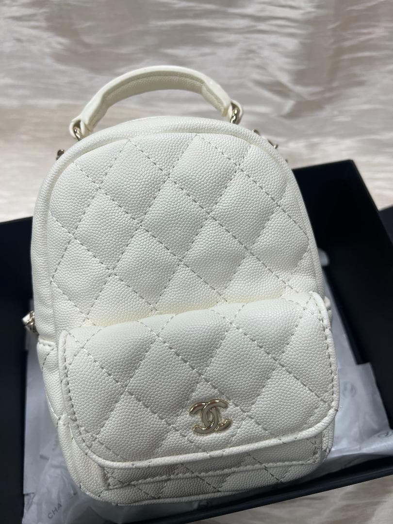 ★VIP限定 ノベルティホワイト キルティングバックパック付属品 箱 カード