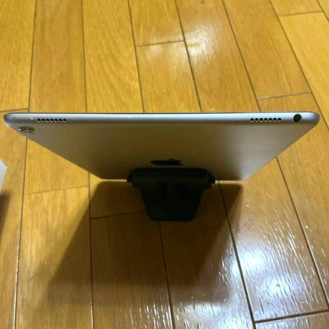 iPad Pro 9.7インチ　第1世代　128GB　Wi-Fiモデル　充電器付