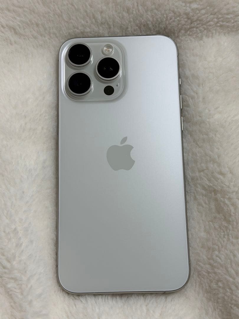 Apple iPhone 15 Pro Max ホワイトチタニウム 本体