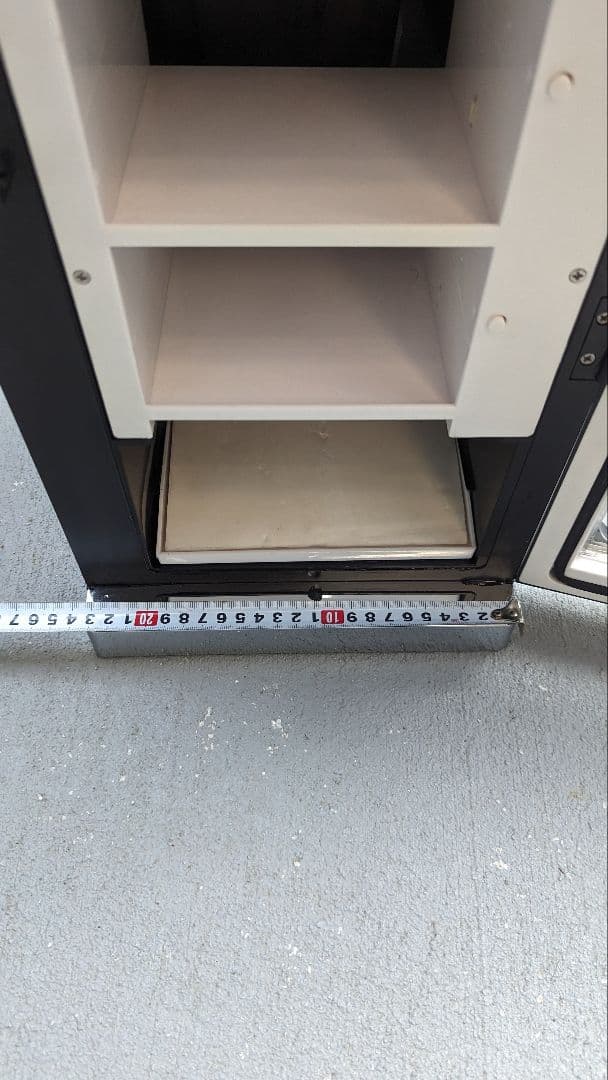 サンコー電子冷却保冷庫　8L　ペトロナス仕様