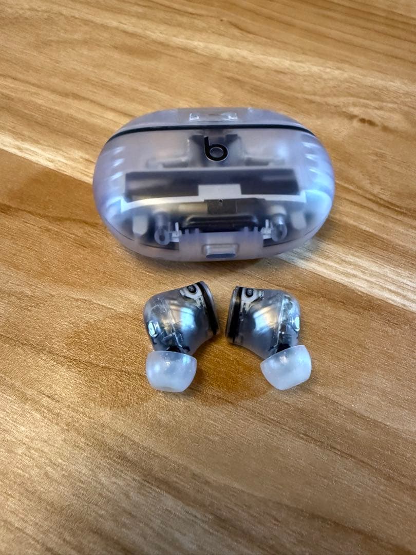 Beats ワイヤレスイヤホン クリア