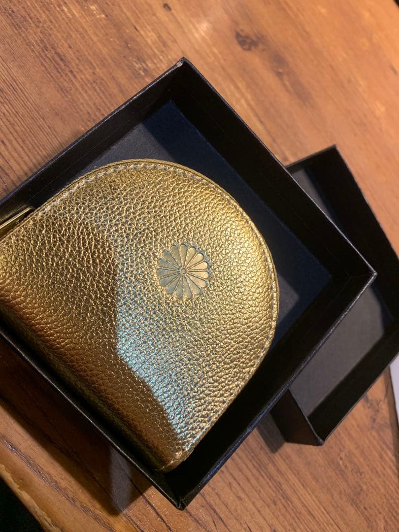 即日発送します！皇居財布 金色レザー小銭入れ 皇居限定 ゴールドケースレア
