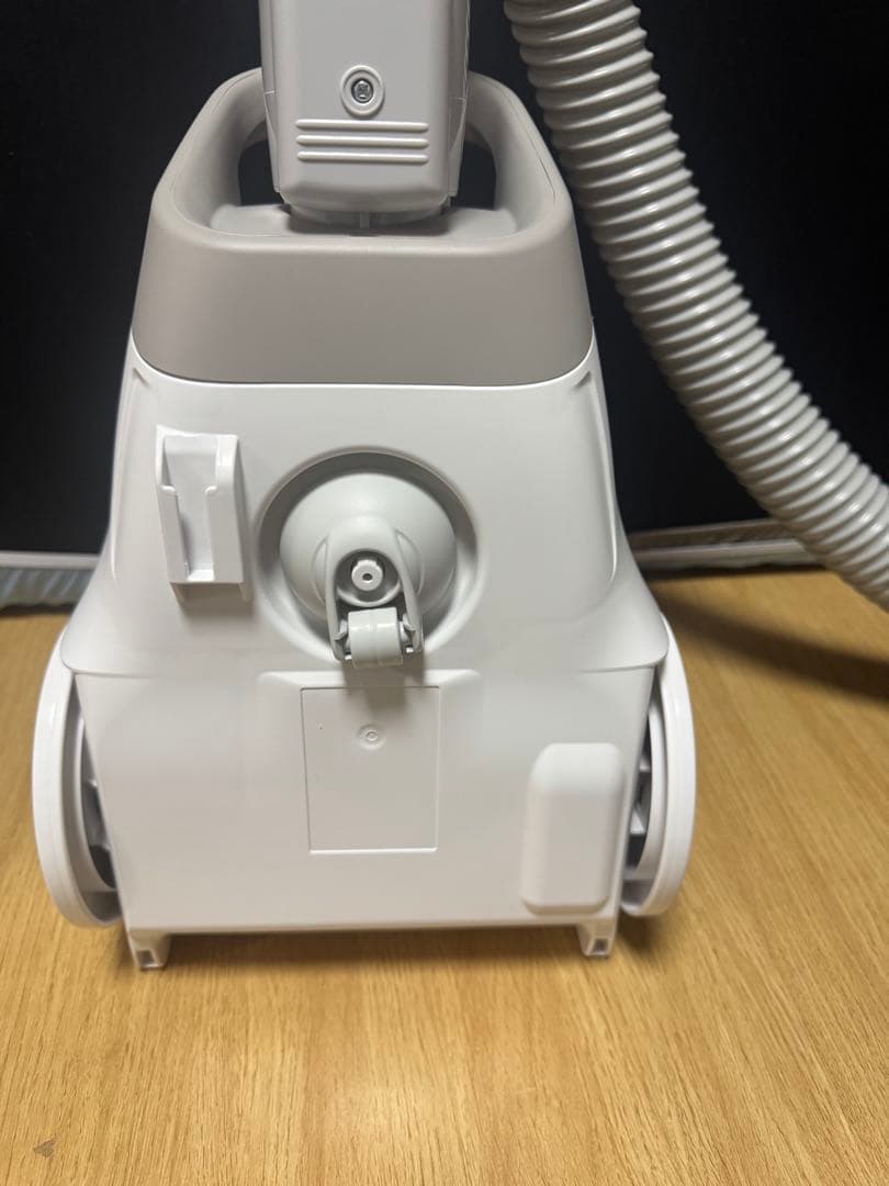 美品　Panasonic　MC-PJ240G-W 紙パック式掃除機