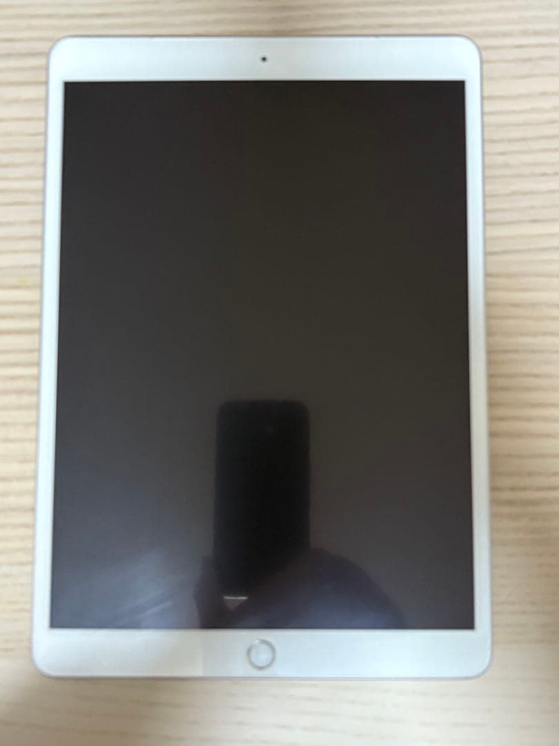 【ナカ】iPad Air第3世代 SIMフリー シルバー 64GB