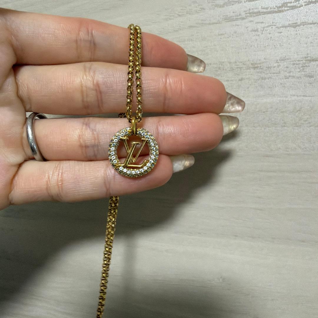 VUITTONネックレス