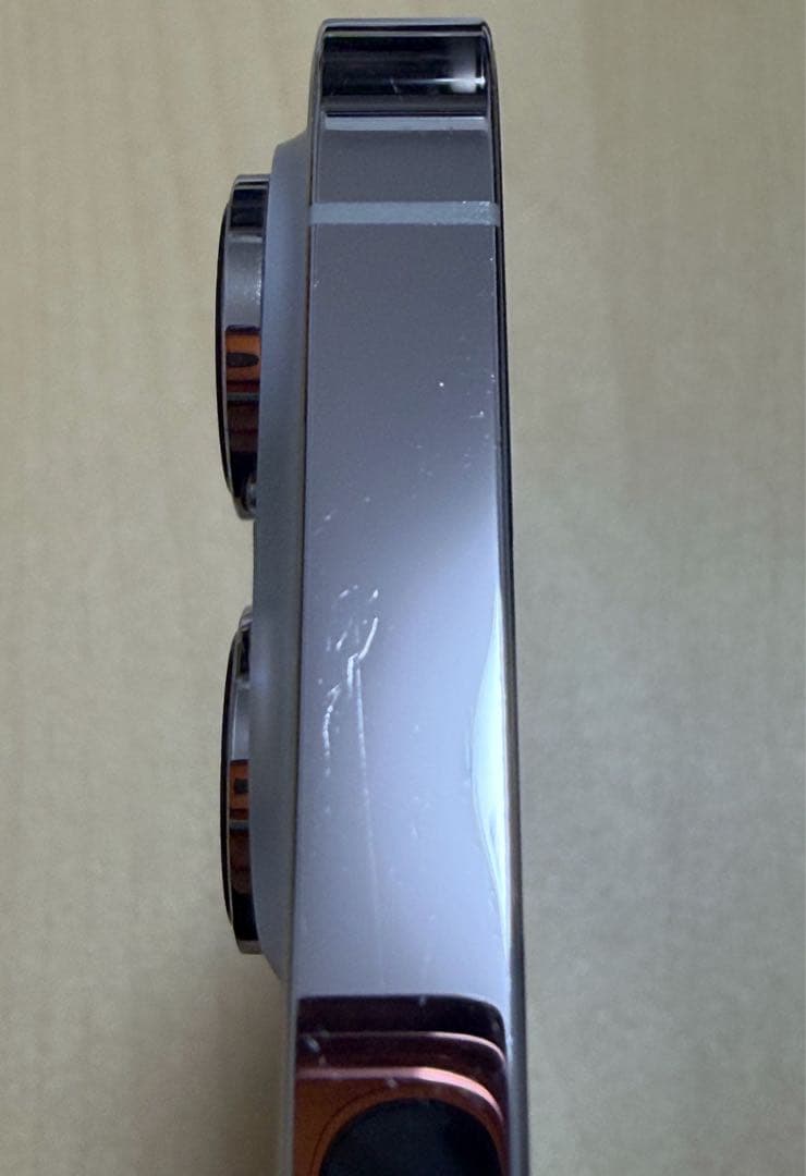 Apple iPhone 14 Pro シルバー シャッター音を消音可能