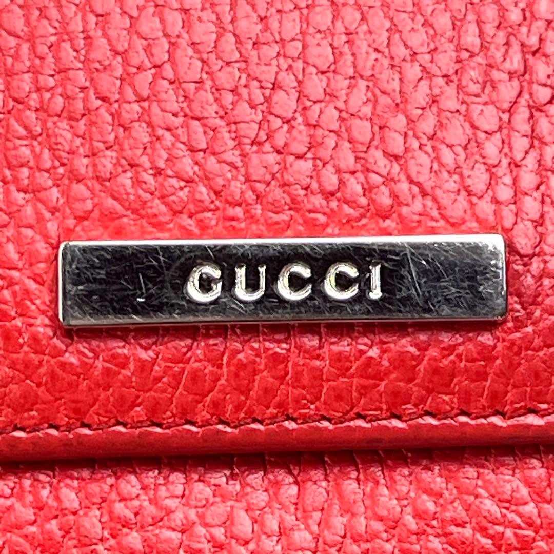美品✨GUCCI ロゴプレート　シボレザー　長財布　　レッド　シルバー Wホック