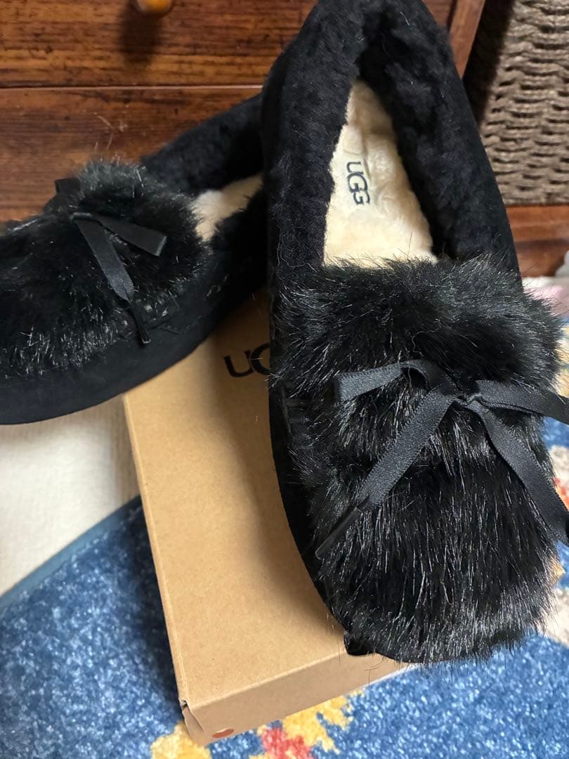 UGG モカシン　ダコタ　アンスレー　シェイン　リボン　ブラック　24㎝
