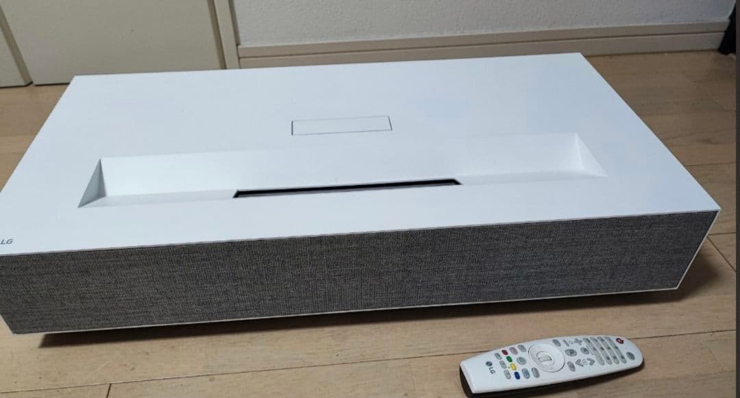 LG HU85 4K ,HDR 対応プロジェクター本体 ホワイト グレー