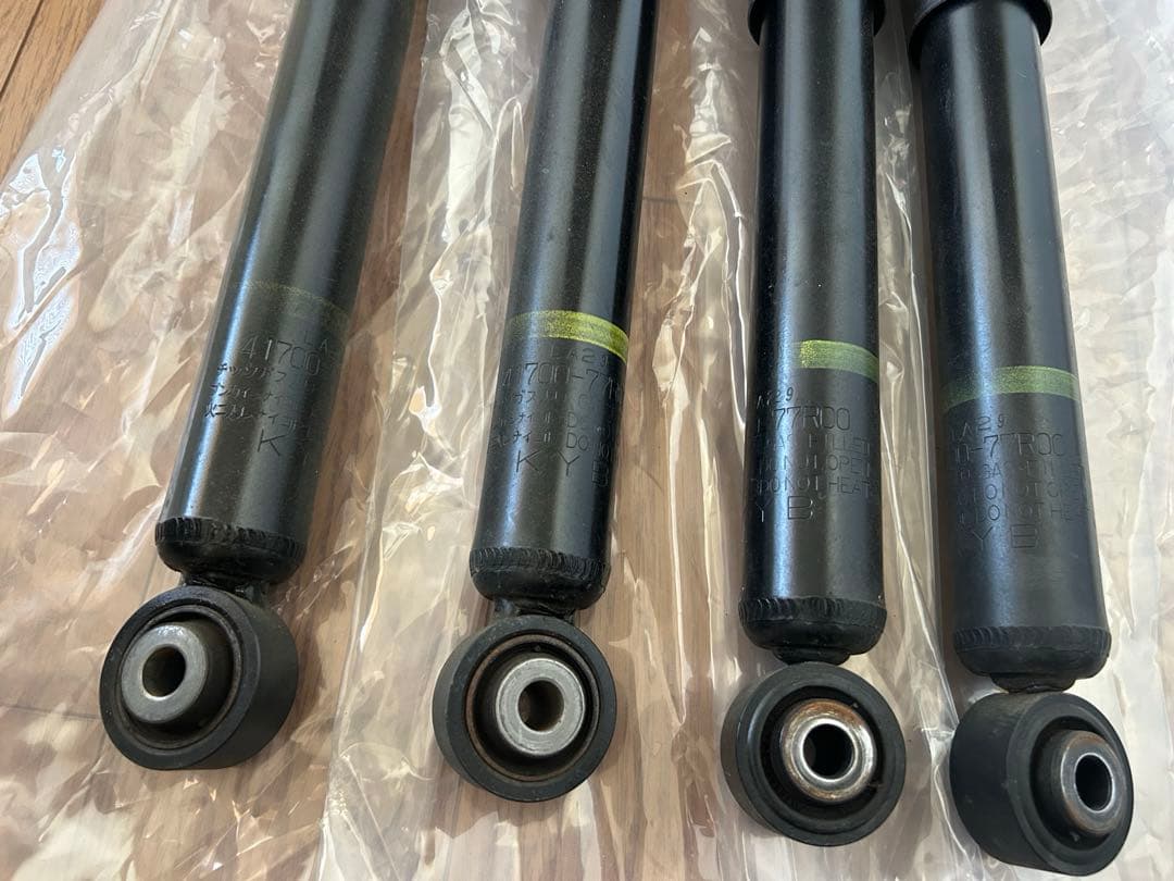 ★ ジムニー JB64 ショックアブソーバー 純正 4本セット ★