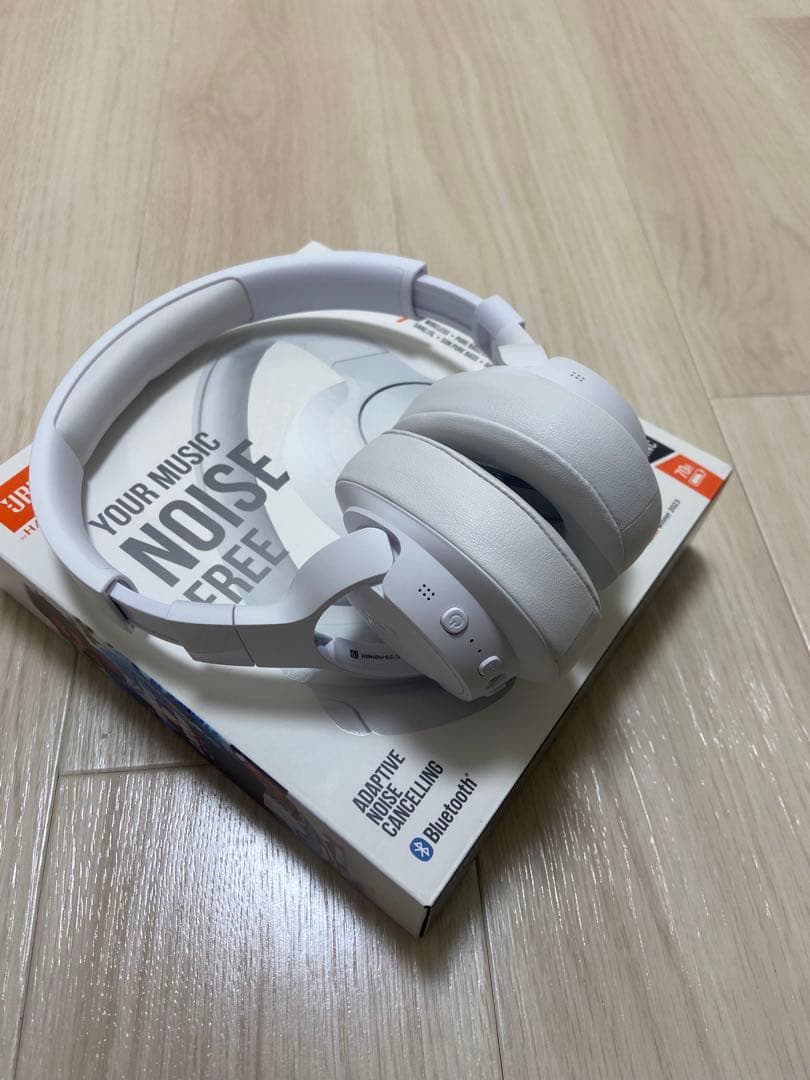 JBL ワイヤレスヘッドホン　白色　ホワイト