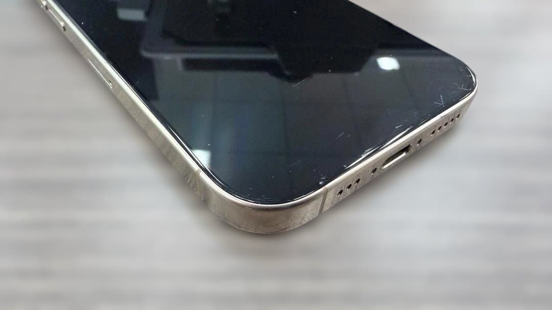 Apple iPhone 16 Pro 256GB SIMロックなし 90%