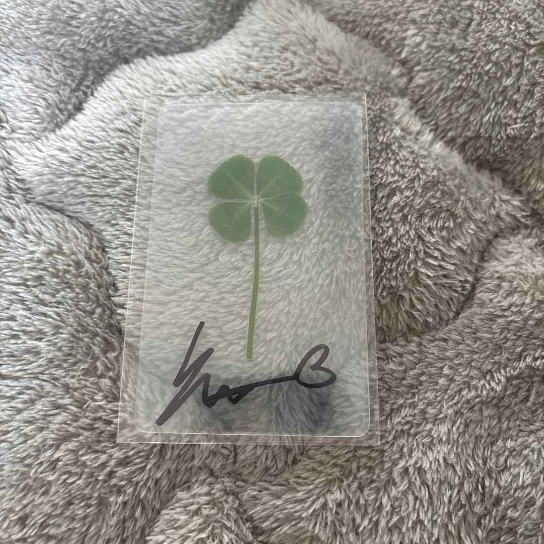 NouerA クローバー ギヒョン