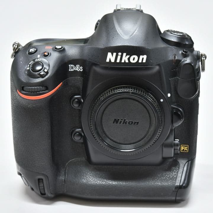 U★Nikon D4s デジタル一眼レフカメラ　ショット数10万回未満
