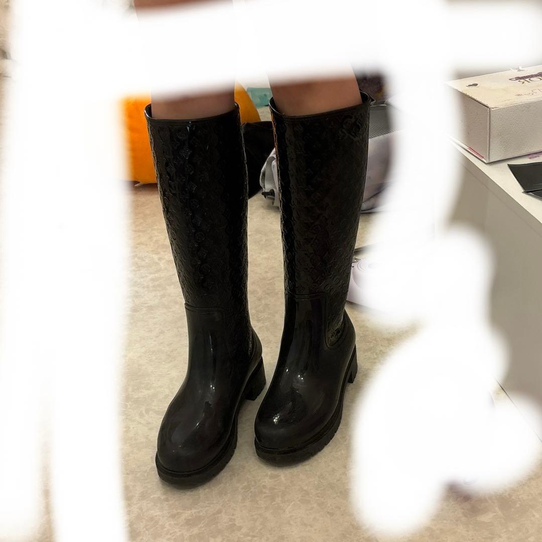 ヴィトン　ブラック ロゴ入り ゴムロングブーツ　レインブーツ
