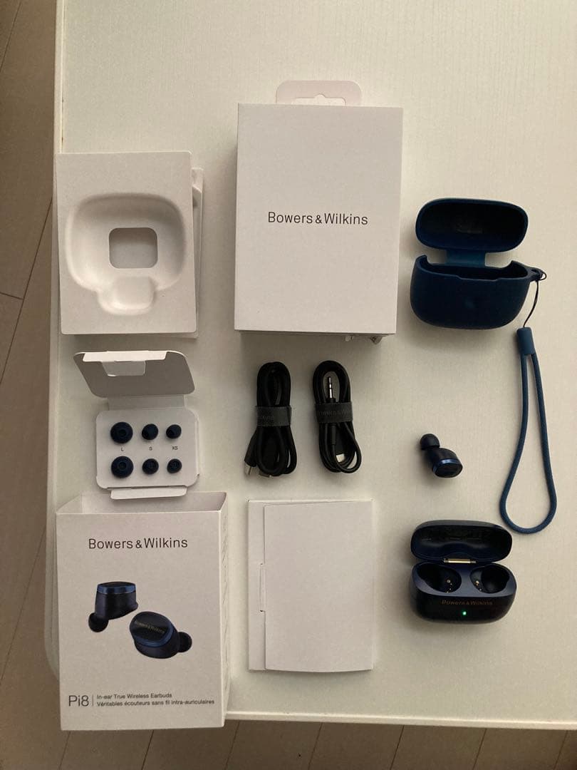 Bowers & Wilkins PI8 ワイヤレスイヤホン ネイビー
