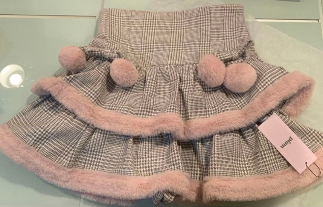新品未使用タグ付正規品piumピウムファー付きティアードミニスカート