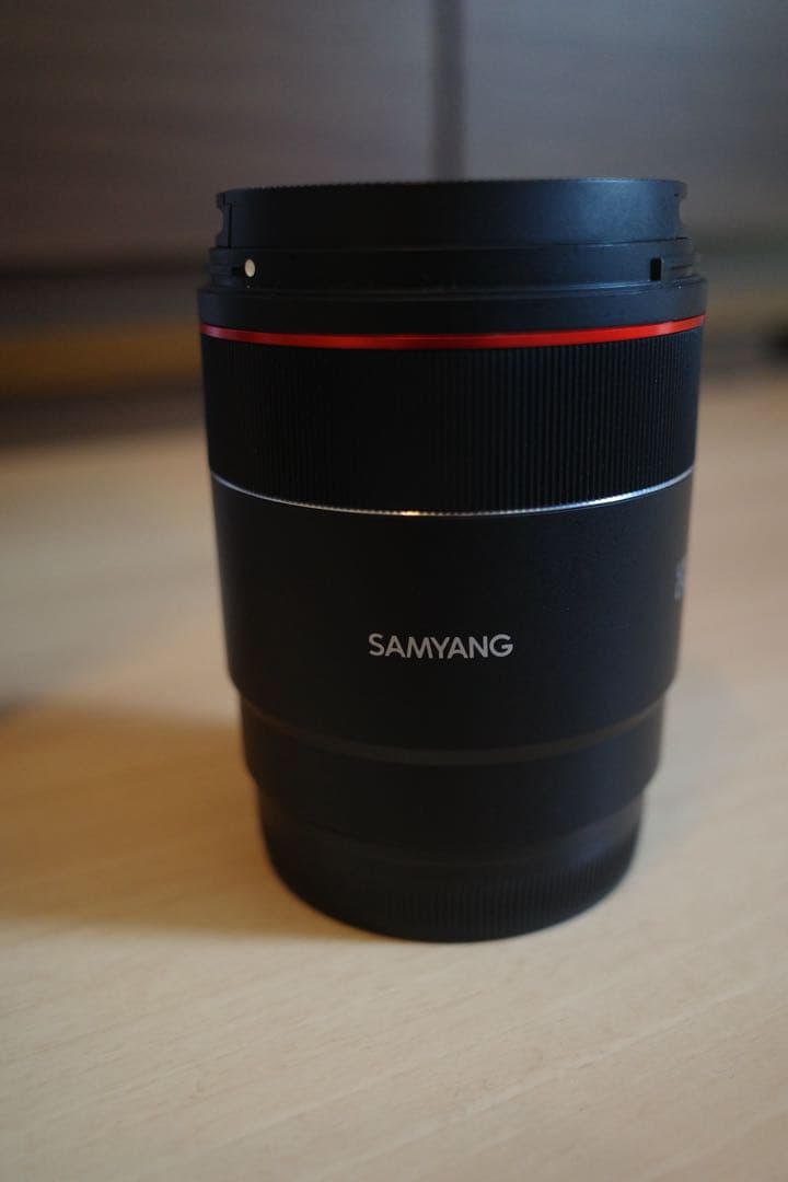 [値下げ中]SAMYANG AF24mm f1.8 メンズケースレンズフード付き