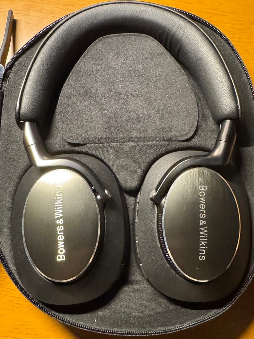 Bowers & Wilkins B&W Px8 ブラック