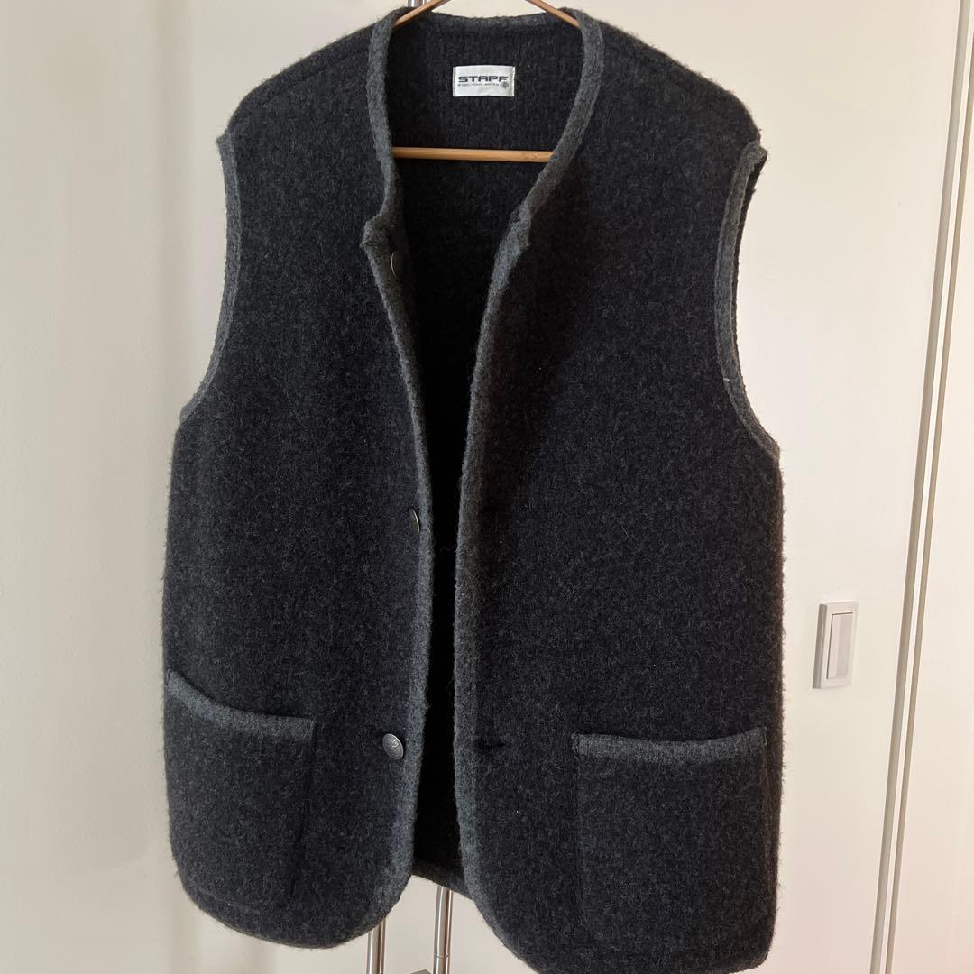 STAPF ウール混紡 ダークグレー ベスト　中古美品