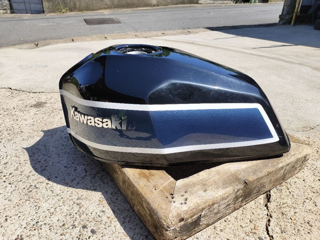 Kawasaki ZRX400 ZR400E タンク 傷凹みあり
