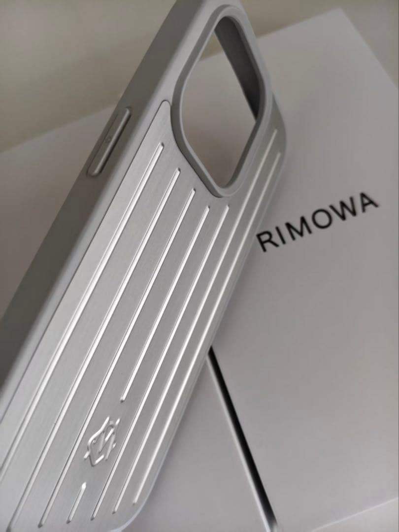 新品 RIMOWA シルバー iPhone16proケース