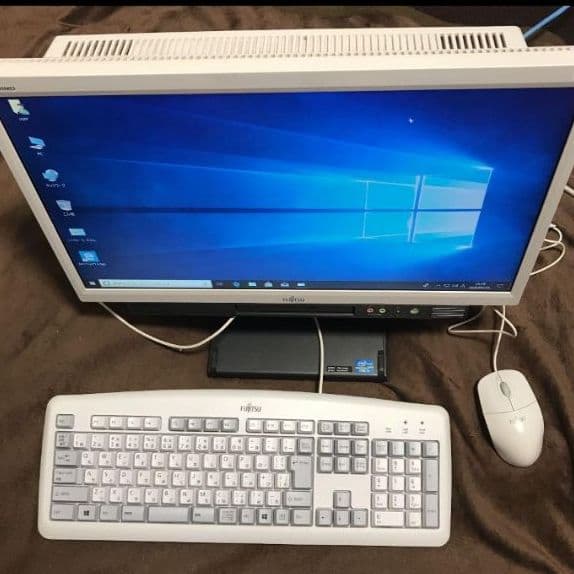 富士通 一体型PC K555/K Windows 10 Pro i5 8GB