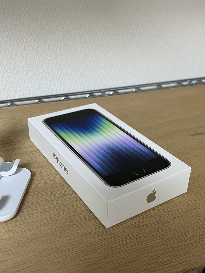 Apple iPhone SE (第3世代) ホワイト 64GB SIMフリー