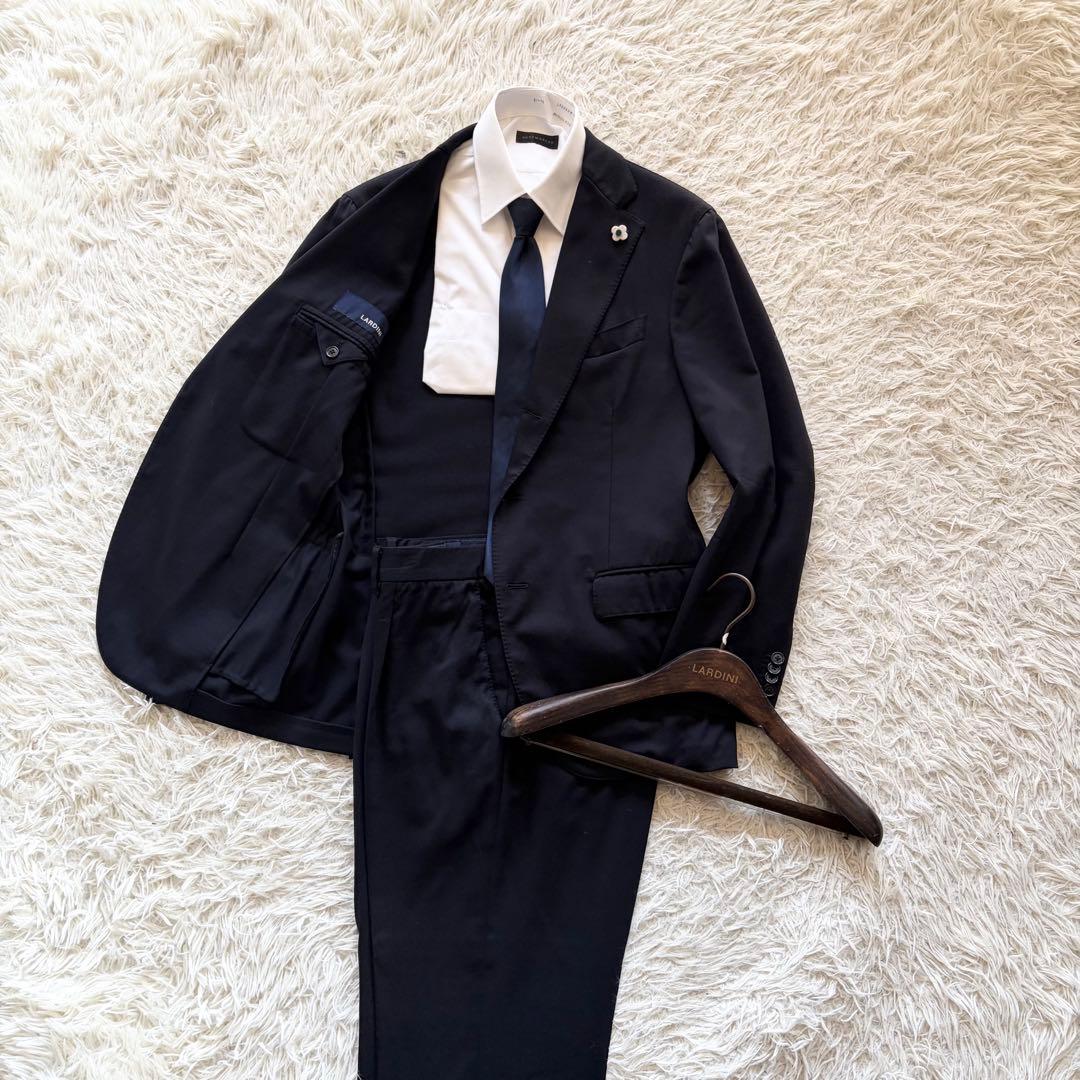 <美品>LARDINI 新ロゴ ネイビー ウール スーツ ブートニエール 48